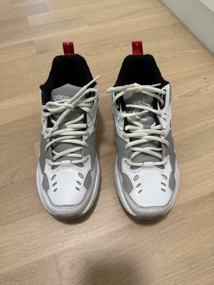 New Balance 608