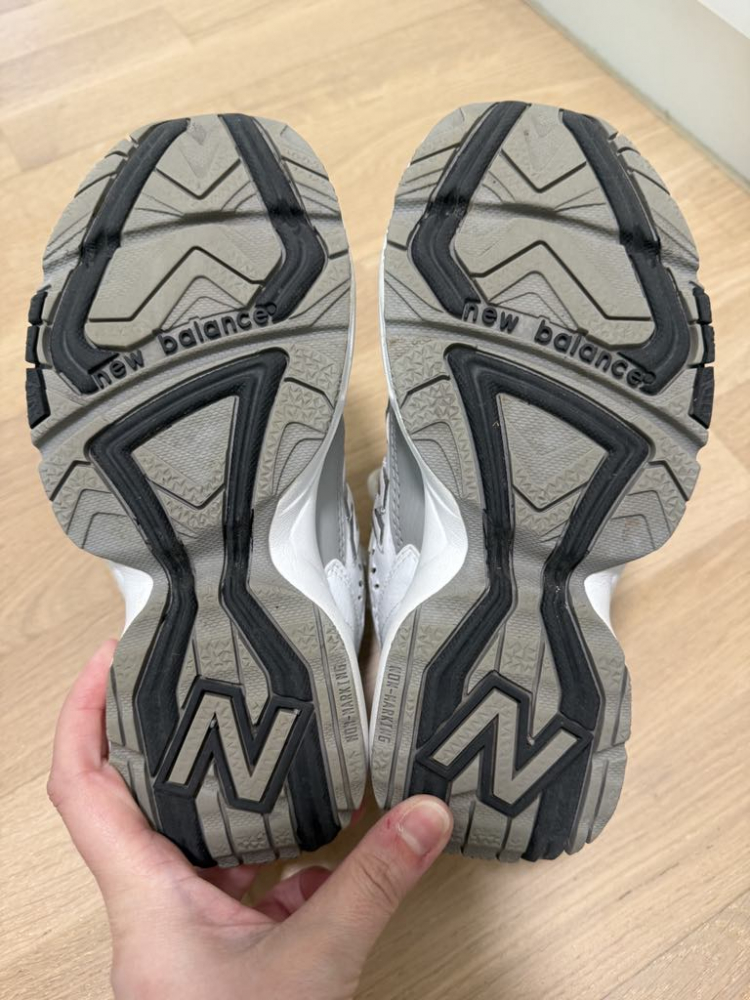 New Balance 608
