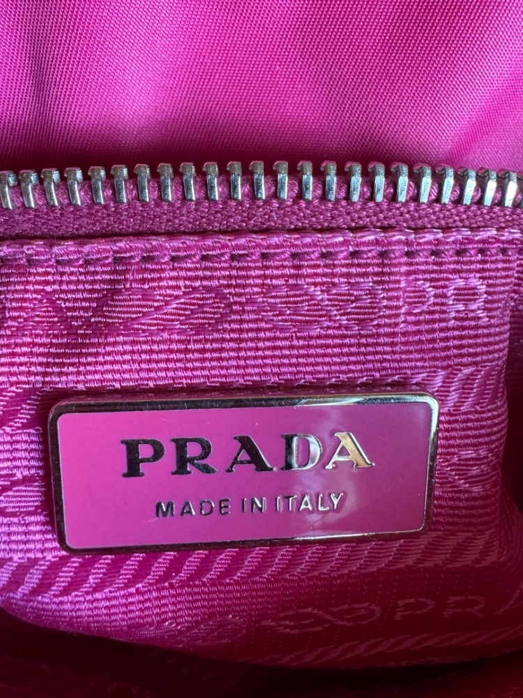 Prada Sac à bandoulière en nylon matelassé
