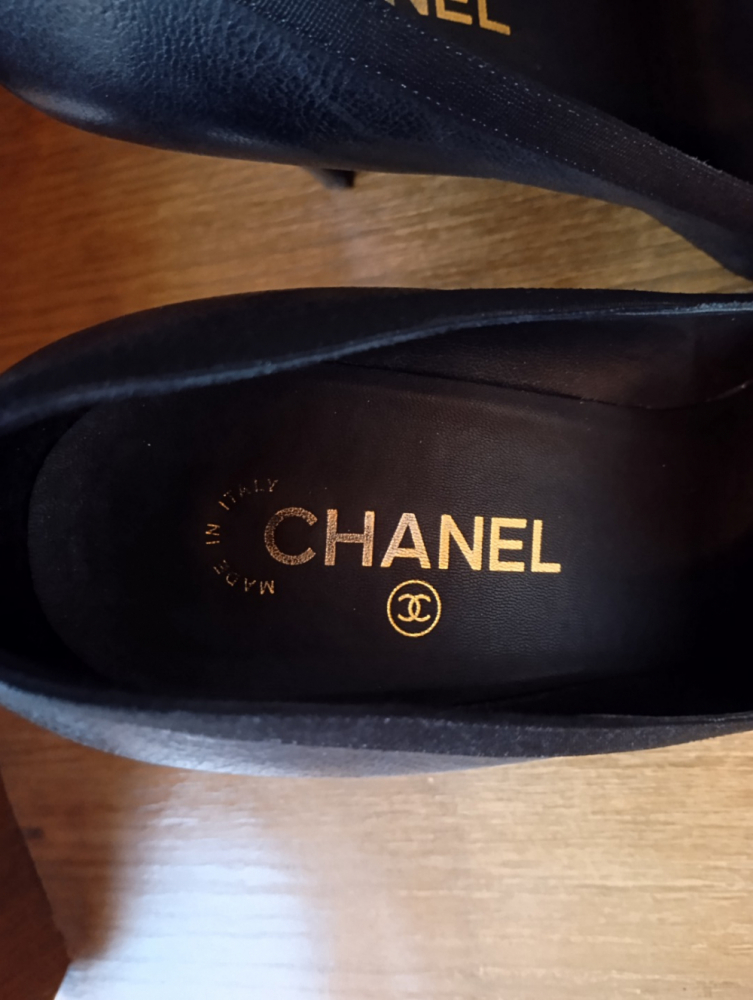 Chanel Camellia Black Leather Pumps
