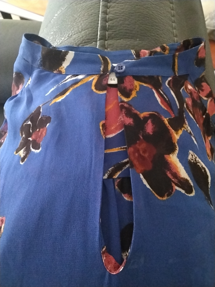 Gerard Darel Blumen im Kontrast