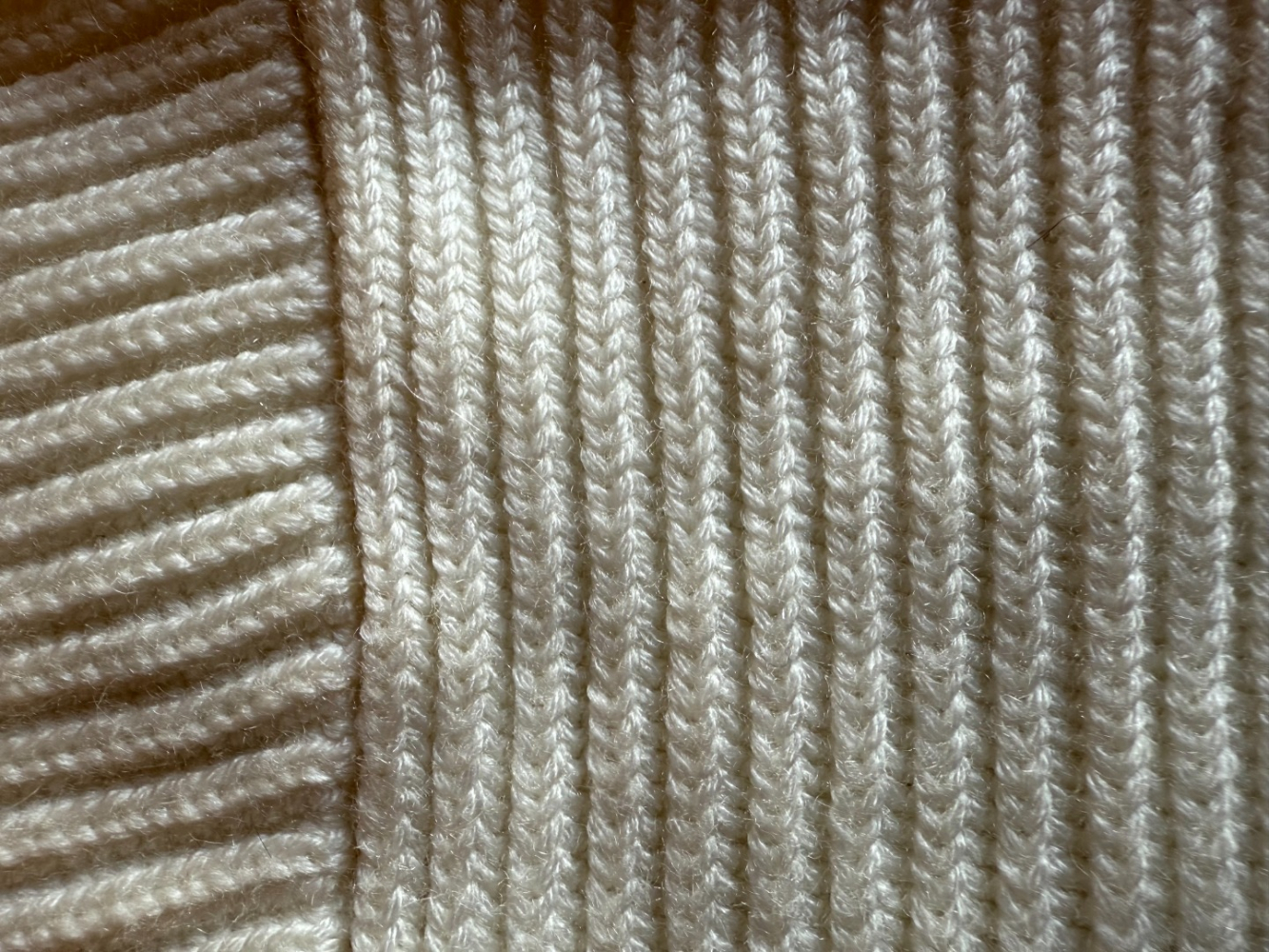 Anna October Magnifique pull-over à cravate