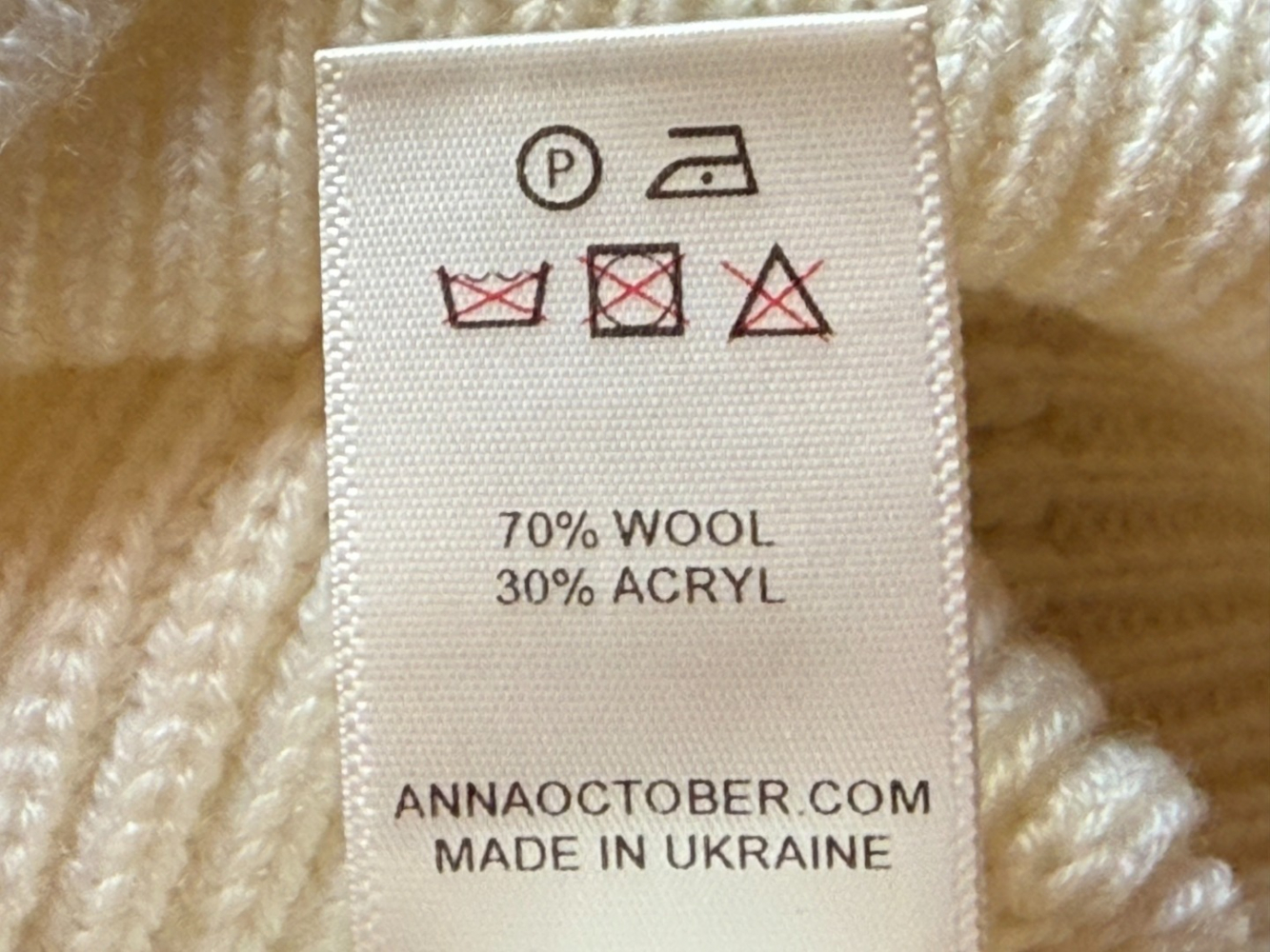 Anna October Magnifique pull-over à cravate