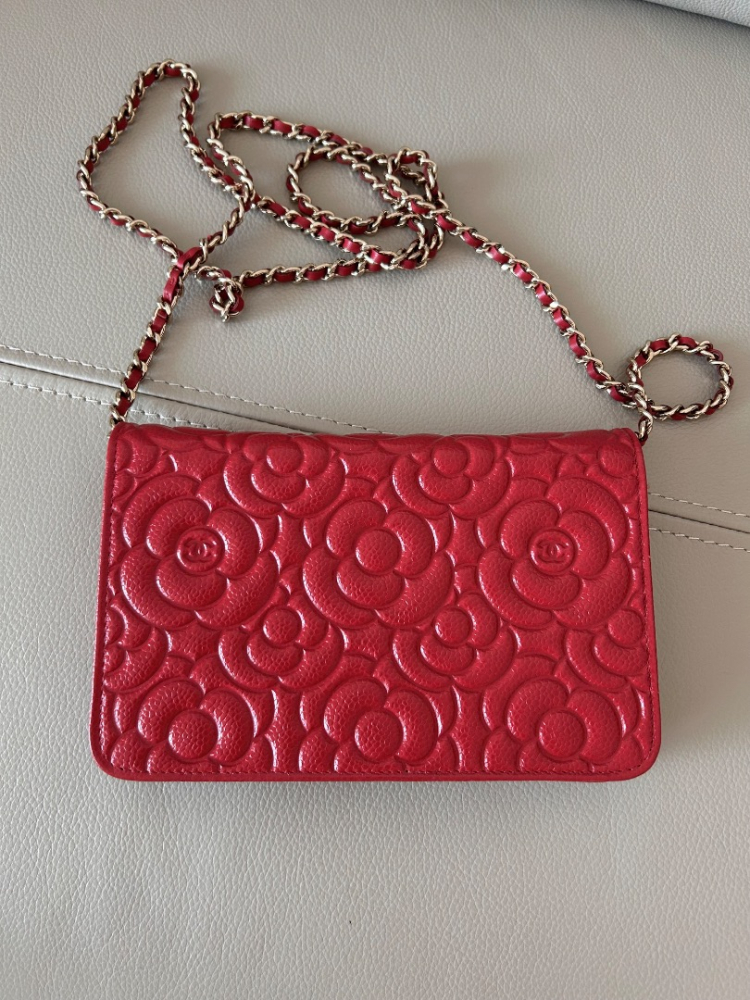 Chanel auf Kette Kamelie