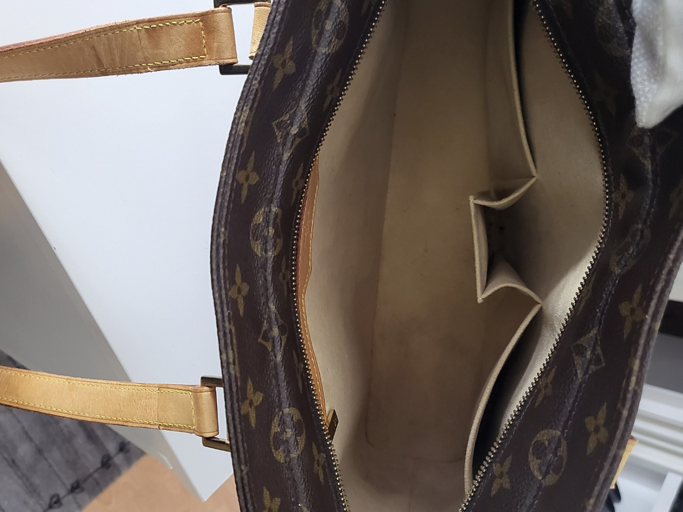 Louis Vuitton B Louis Vuitton Brown Monogram Canvas Canvas Monogram Luco Spain