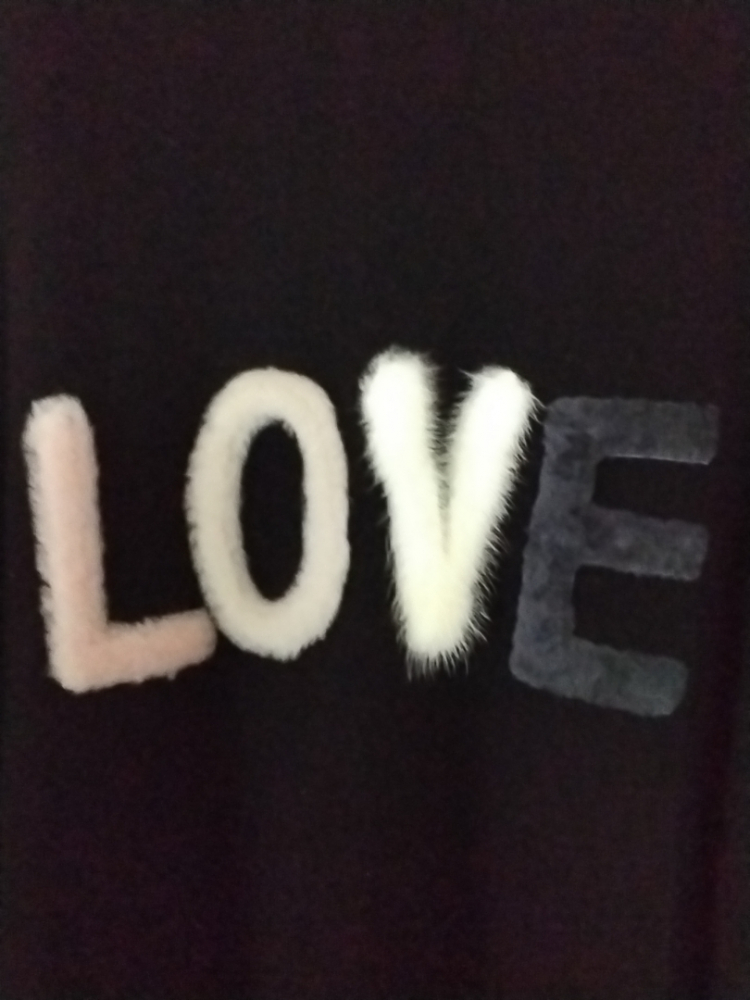 Max & Moi Pull avec l'application en fourrure sur le dos.