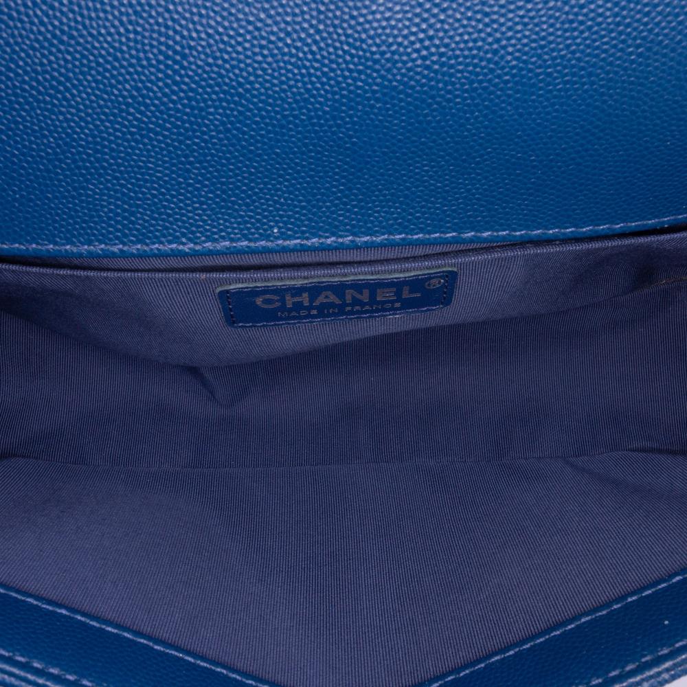 Chanel B Chanel Blue Dark Blue Caviar Leather Leather Old Medium Quilted Caviar Boy Flap France