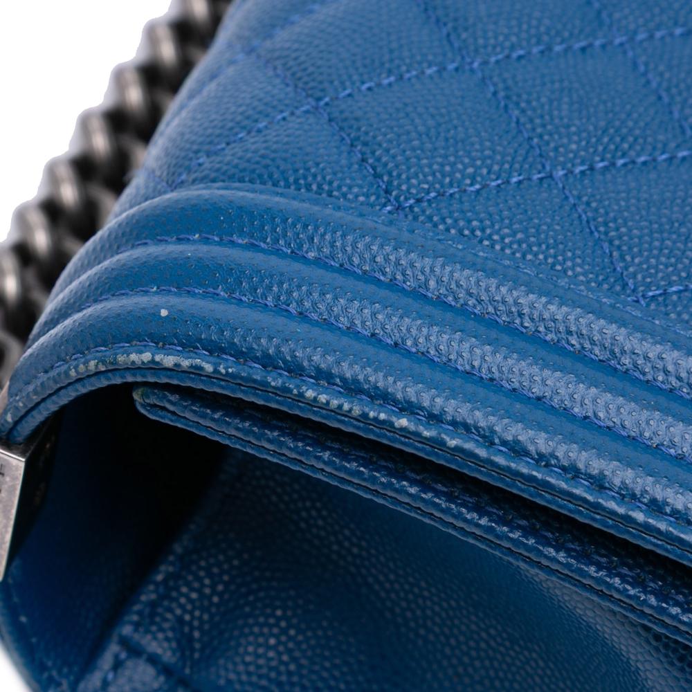 Chanel B Chanel Blue Dark Blue Caviar Leather Leather Old Medium Quilted Caviar Boy Flap France