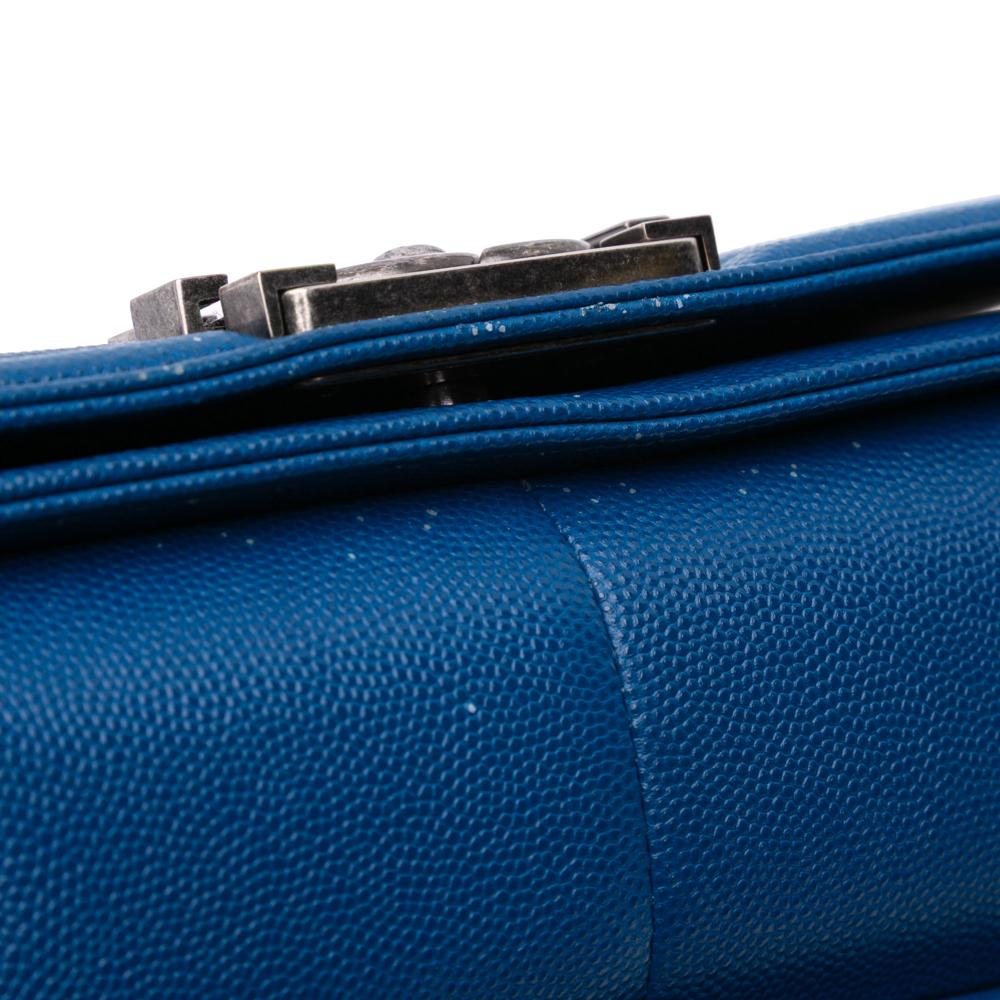 Chanel B Chanel Blue Dark Blue Caviar Leather Leather Old Medium Quilted Caviar Boy Flap France