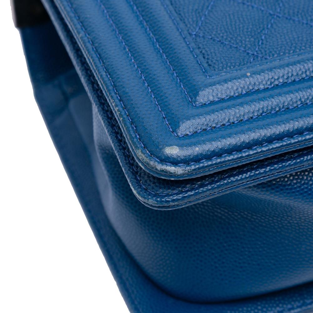 Chanel B Chanel Blue Dark Blue Caviar Leather Leather Old Medium Quilted Caviar Boy Flap France