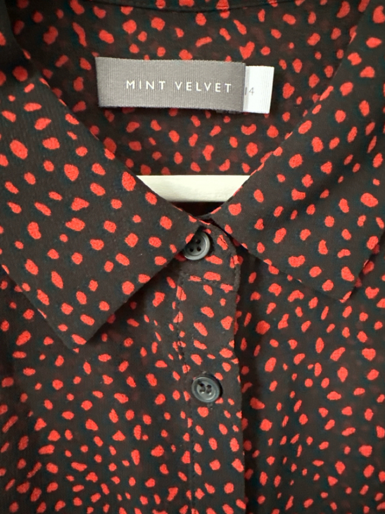 Mint Velvet Roter Punkt oben