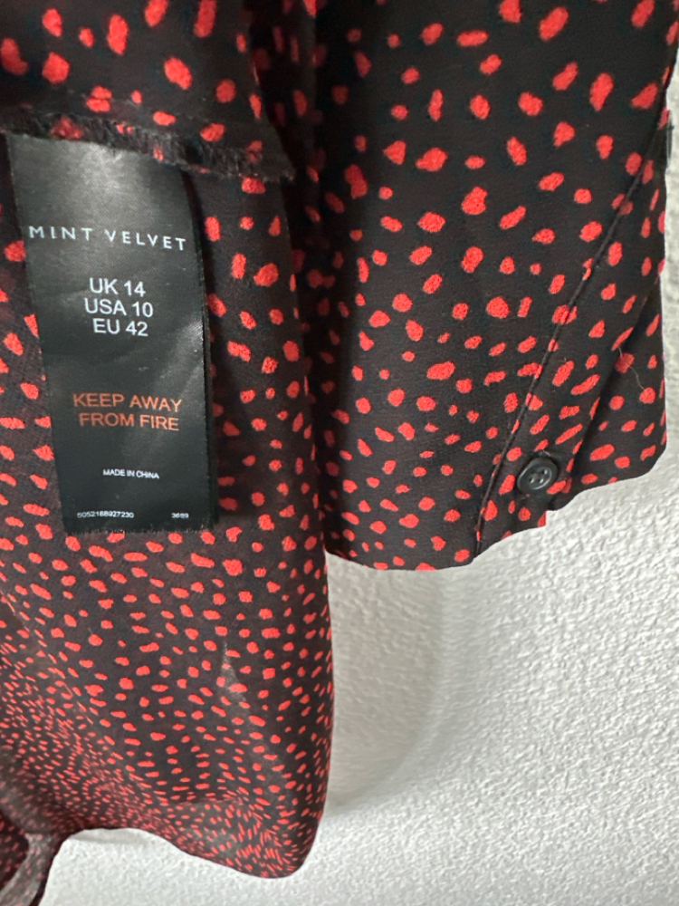 Mint Velvet Roter Punkt oben