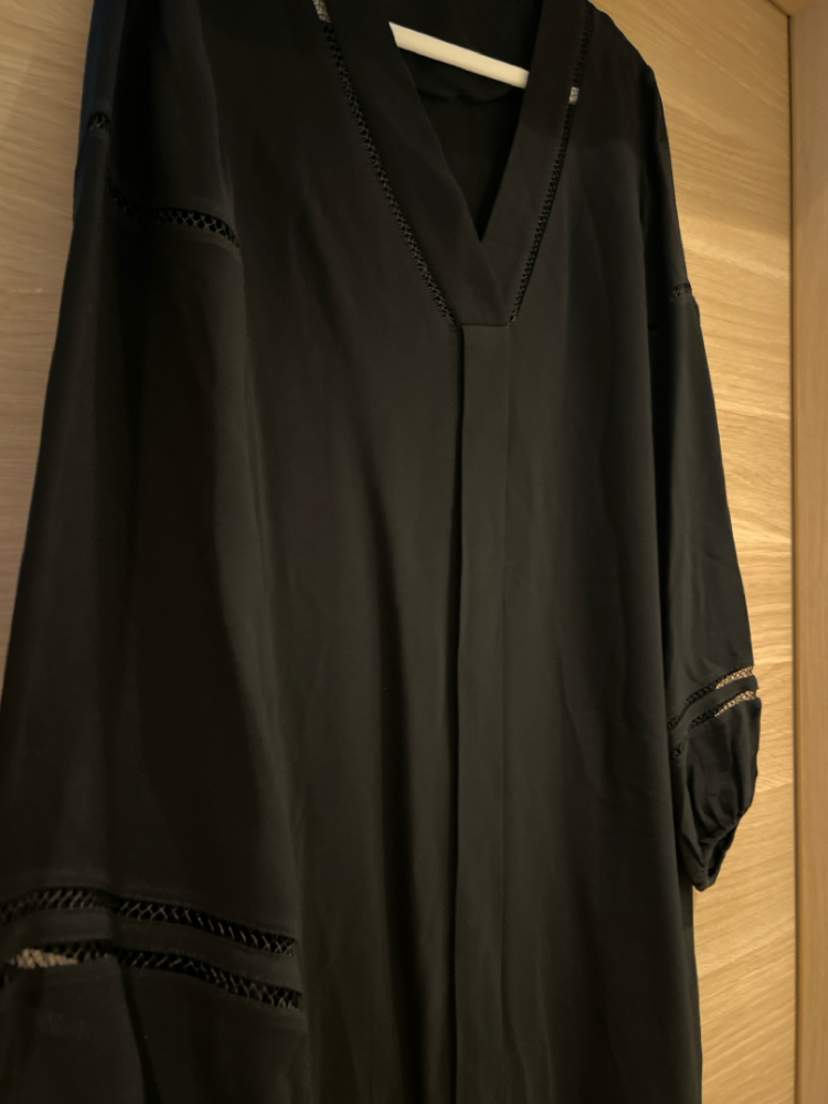 Massimo Dutti Schwarzes Kleid