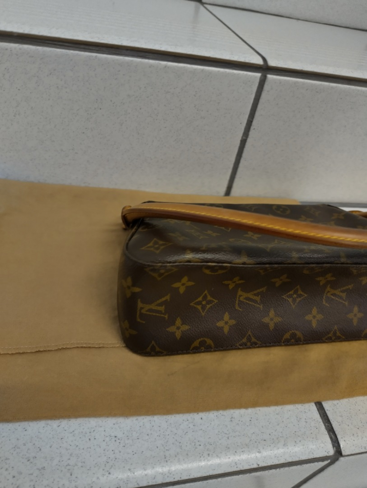 Louis Vuitton Mini-Looping