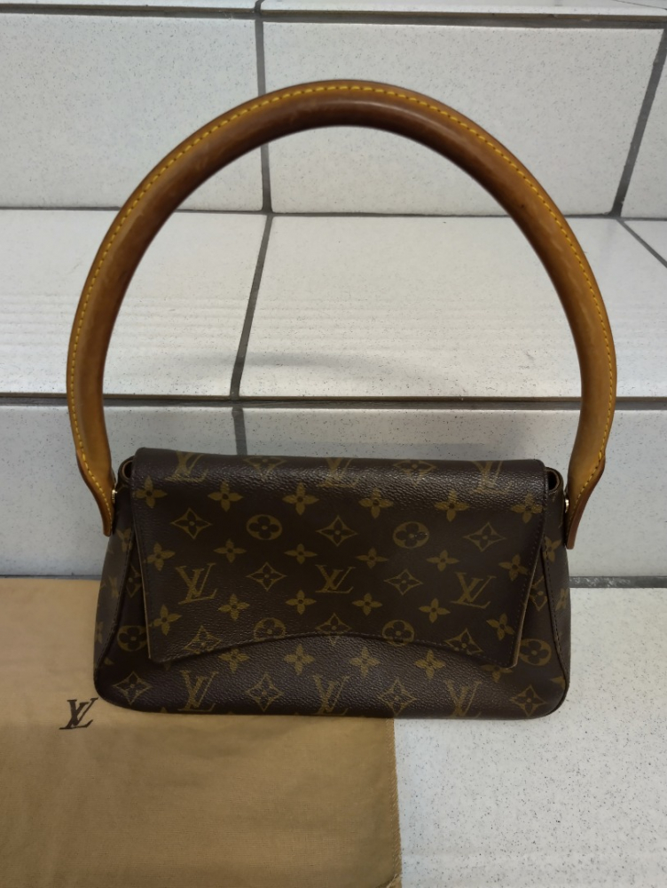 Louis Vuitton Mini-Looping