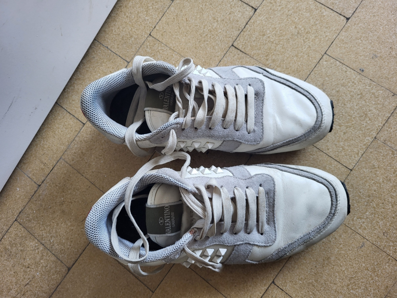 Valentino Rockstud Low Sneakers