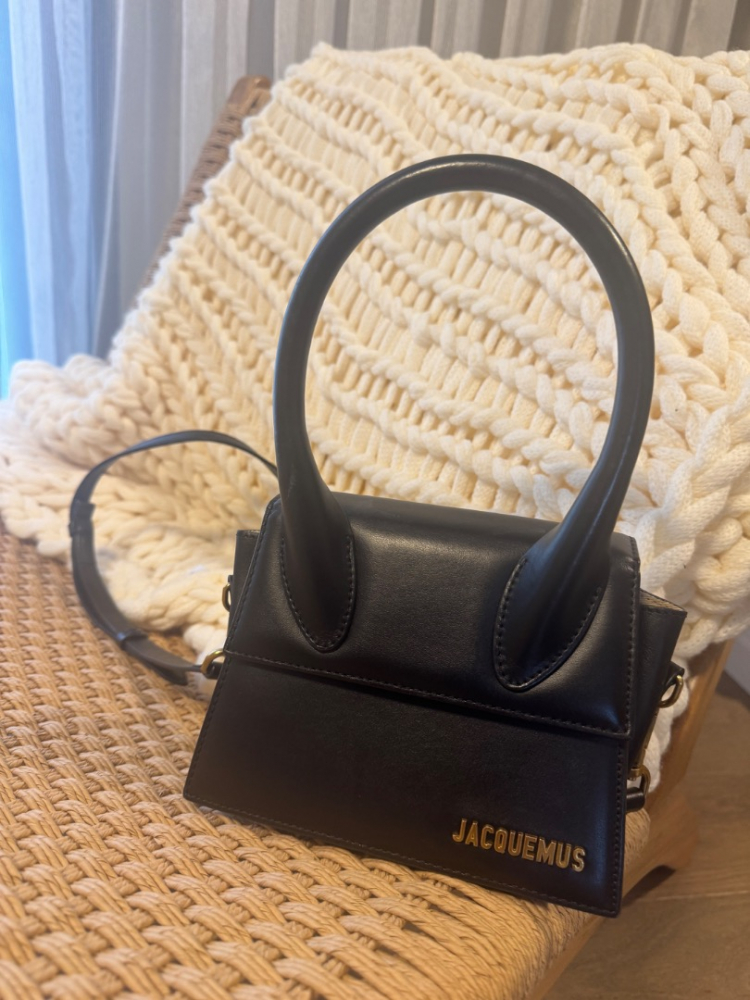 Jacquemus Le Chiquito