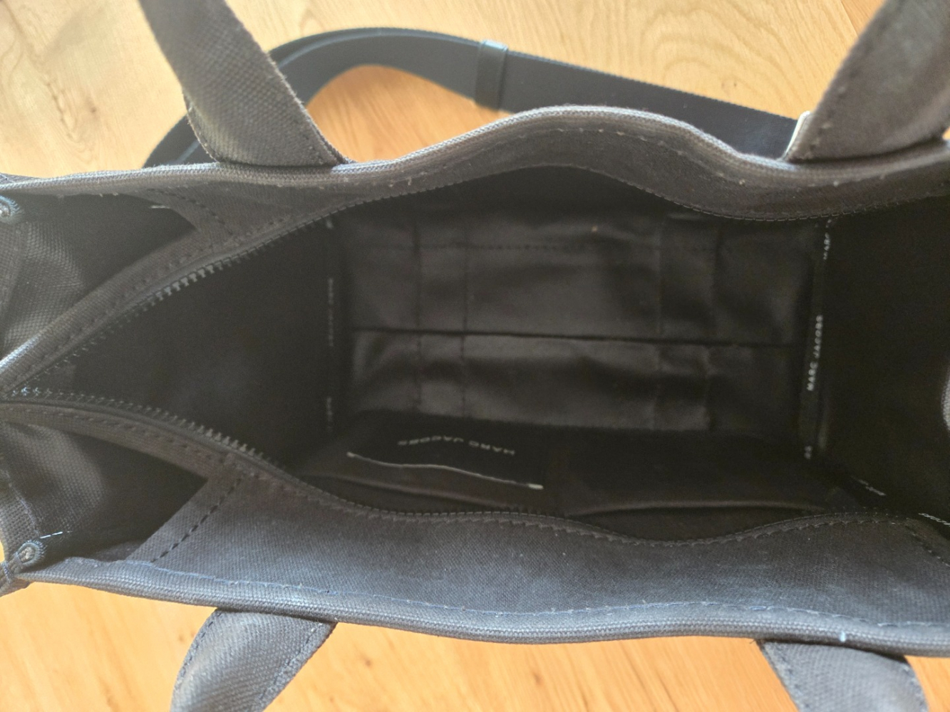 Marc Jacobs The Tote Bag Medium