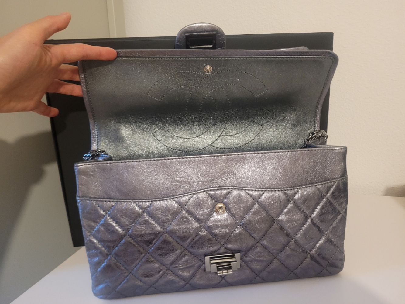 Chanel Reissue 2.55 silver grey