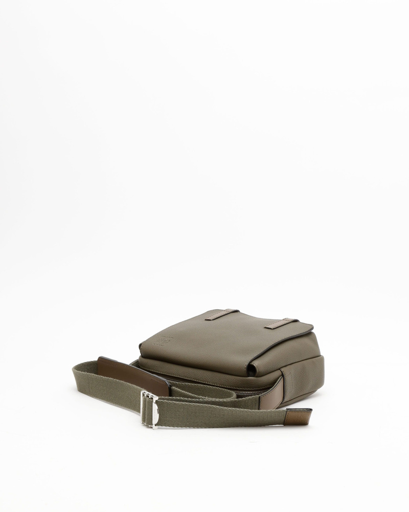 Loewe Medium Pebble Messenger Bag