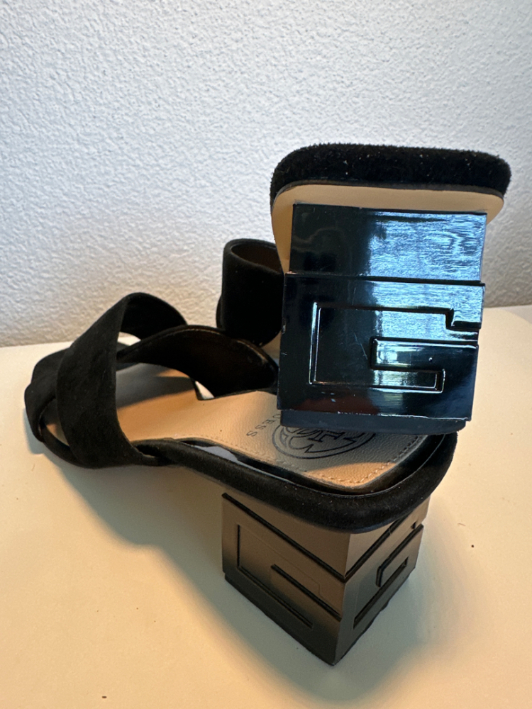 Guess Sandales noires à logo