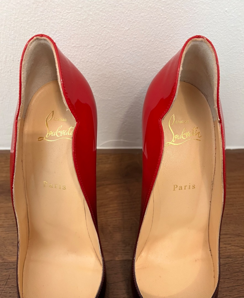 Christian Louboutin Hot Chick