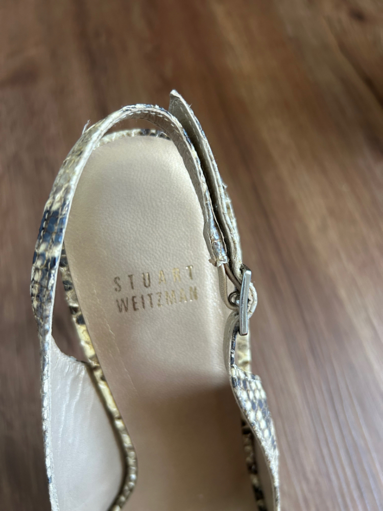Stuart Weitzman Peep-toes sling en gaufrage de serpent