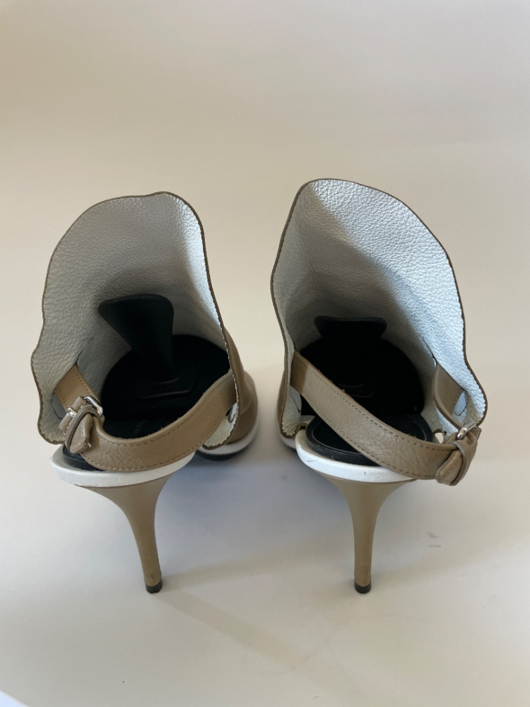 Balenciaga Taupefarbene hochhackige Sandalen