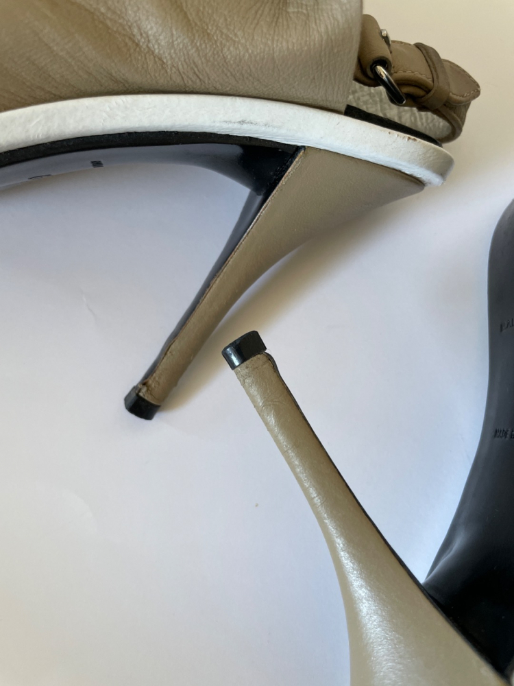 Balenciaga Taupefarbene hochhackige Sandalen