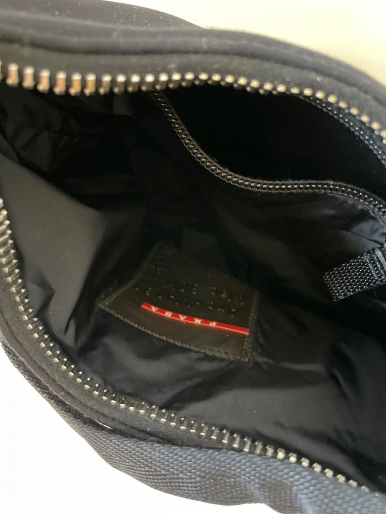 Prada Black vintage « 4VA131 Mat. 30K »