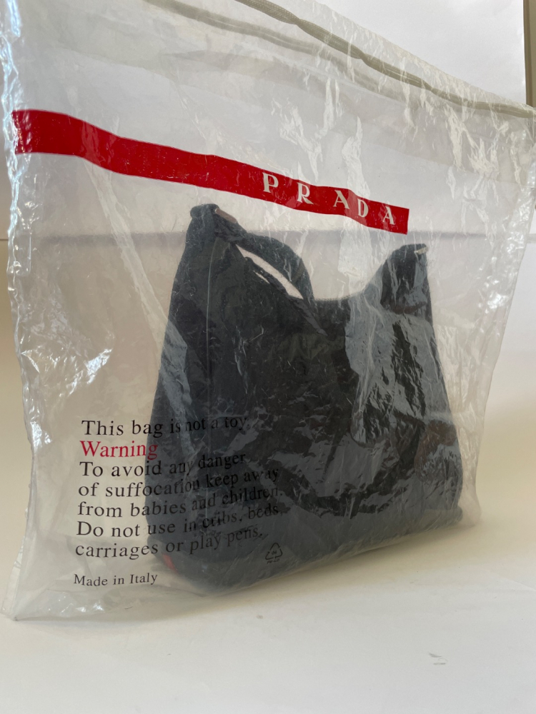 Prada Black vintage « 4VA131 Mat. 30K »