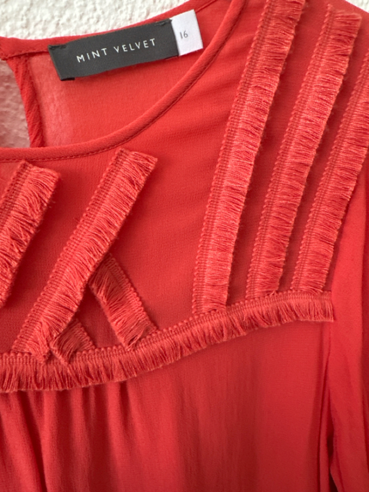 Mint Velvet Durchsichtige Bluse in Koralle