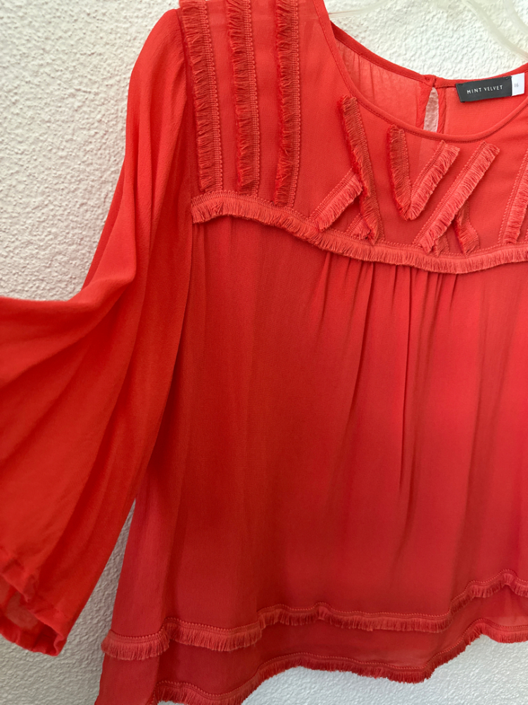 Mint Velvet Durchsichtige Bluse in Koralle