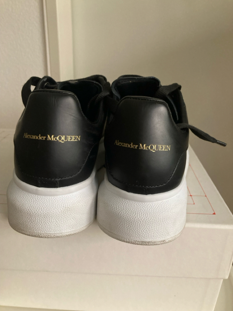 Alexander McQueen Oversized leather sneakers