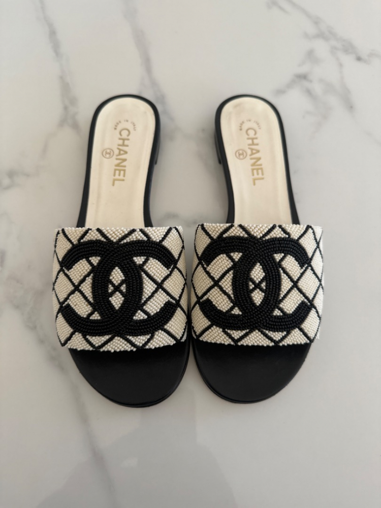 Chanel Barrettes de perles