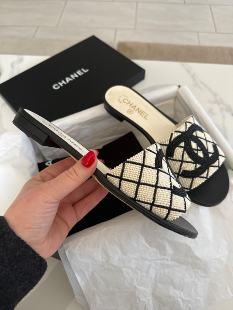 Chanel Barrettes de perles