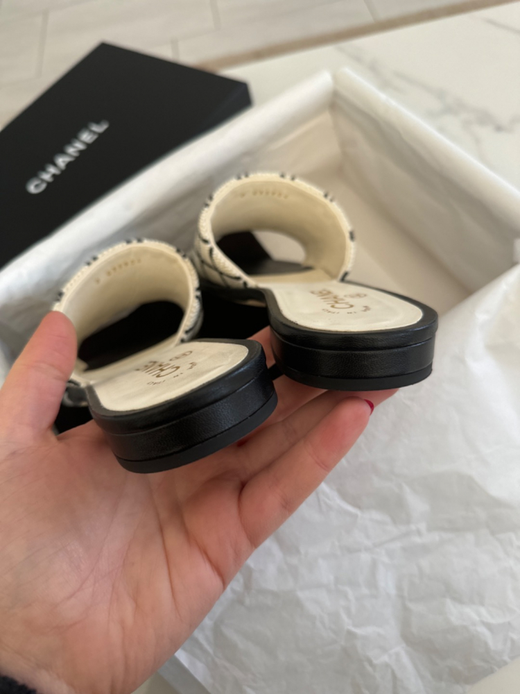 Chanel Barrettes de perles