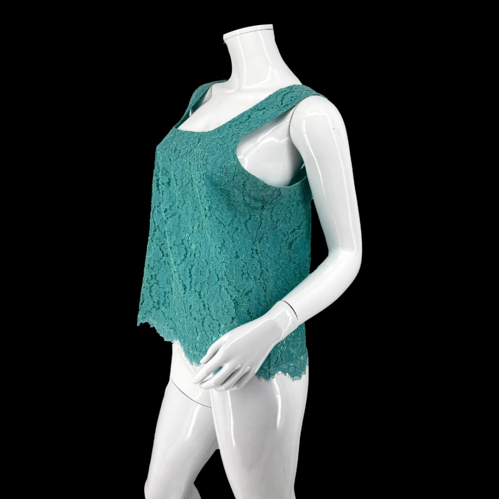 Chanel Türkisfarbenes 3D-Spitzen-Tanktop mit CC-Knopf