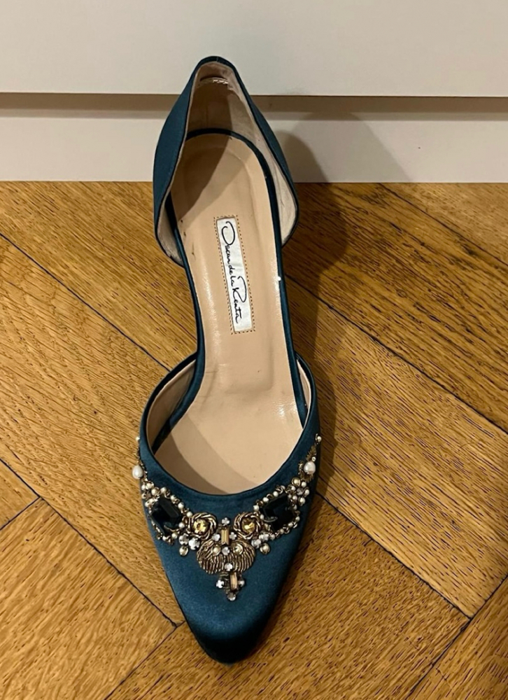 Oscar de la Renta Court shoes