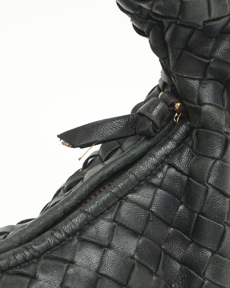Bottega Veneta Medium Intrecciato Hobo Bag