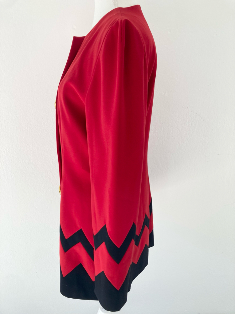 Gai Mattiolo EXTRAVAGANT  VESTE  de Gai Mattiolo .