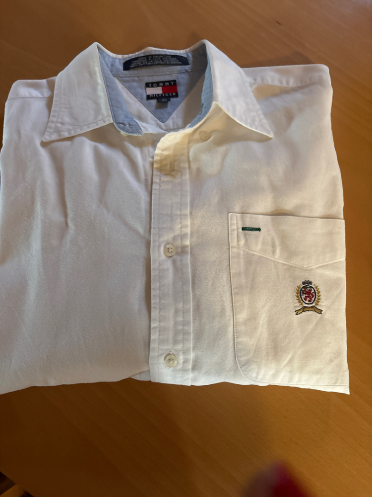 Tommy Hilfiger Herrenhemd der Marke Tommy Hilfiger.