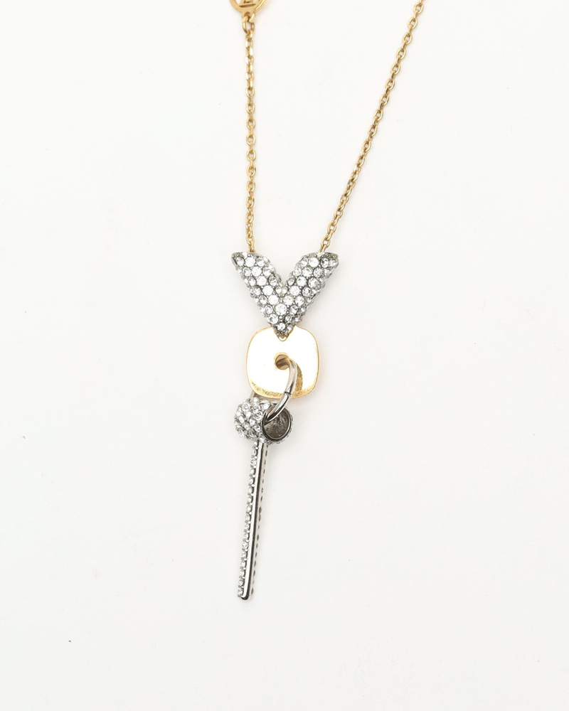 Louis Vuitton Essential V Necklace