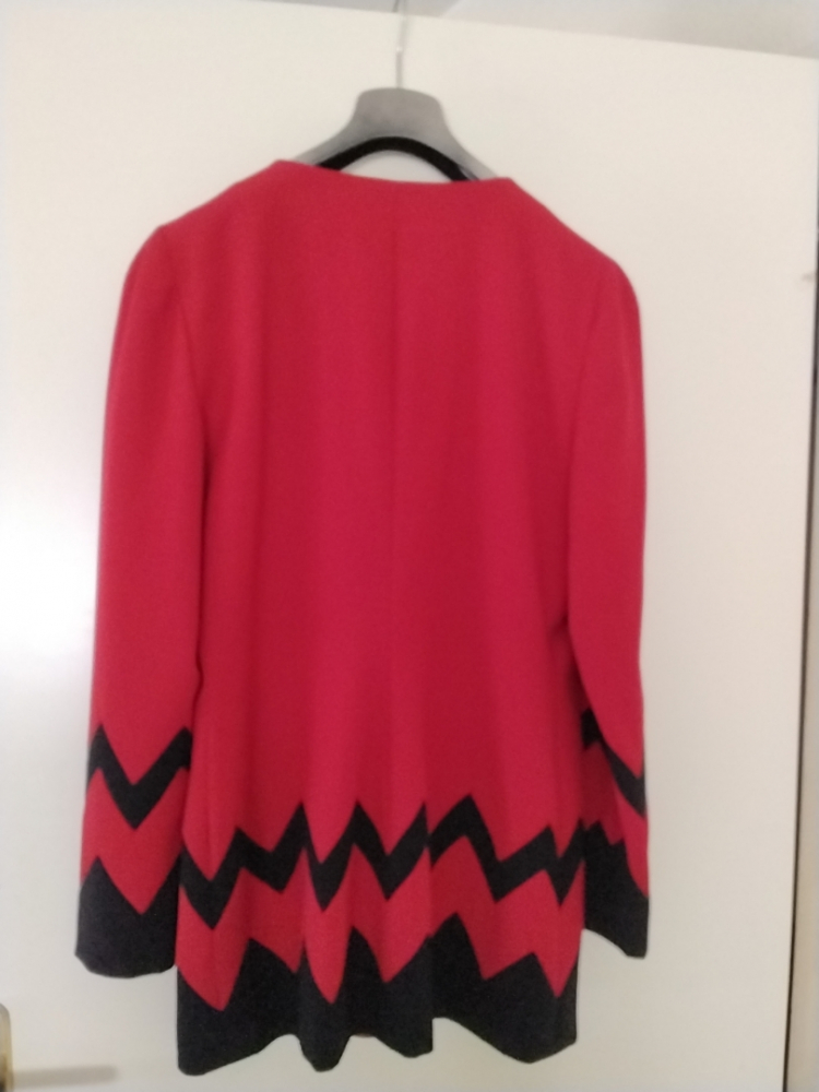 Gai Mattiolo EXTRAVAGANT  VESTE  de Gai Mattiolo .