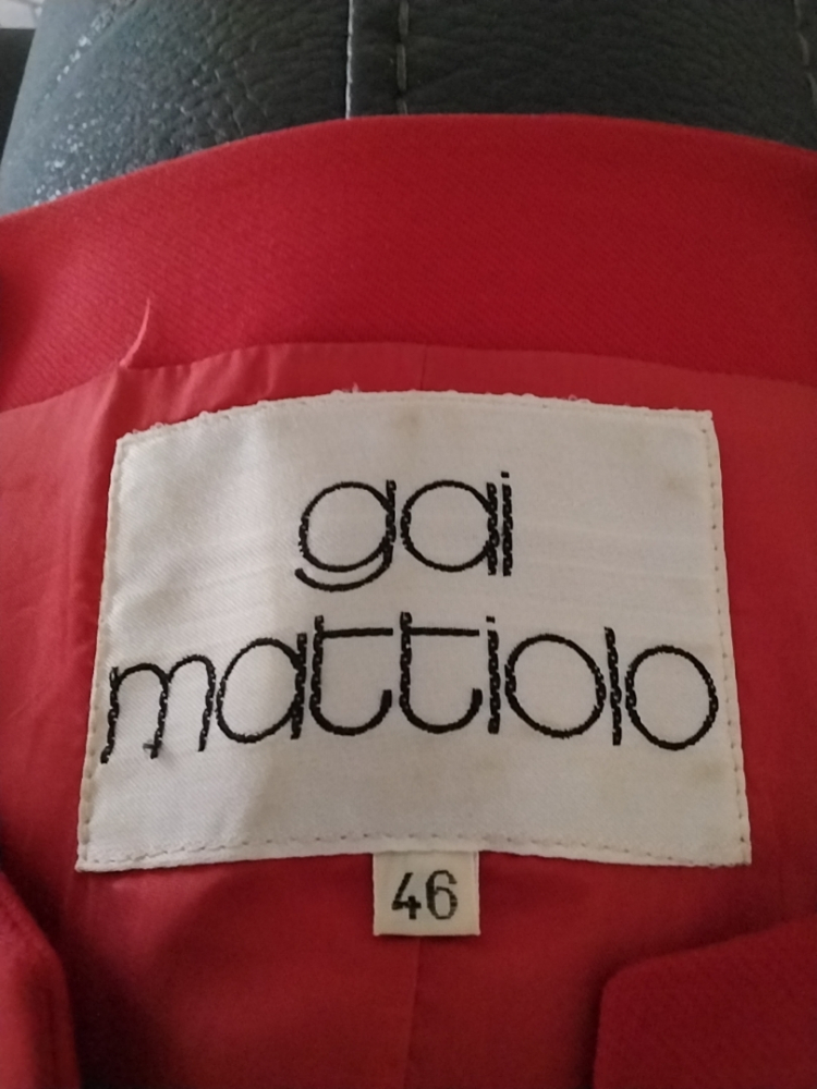 Gai Mattiolo EXTRAVAGANT  VESTE  de Gai Mattiolo .