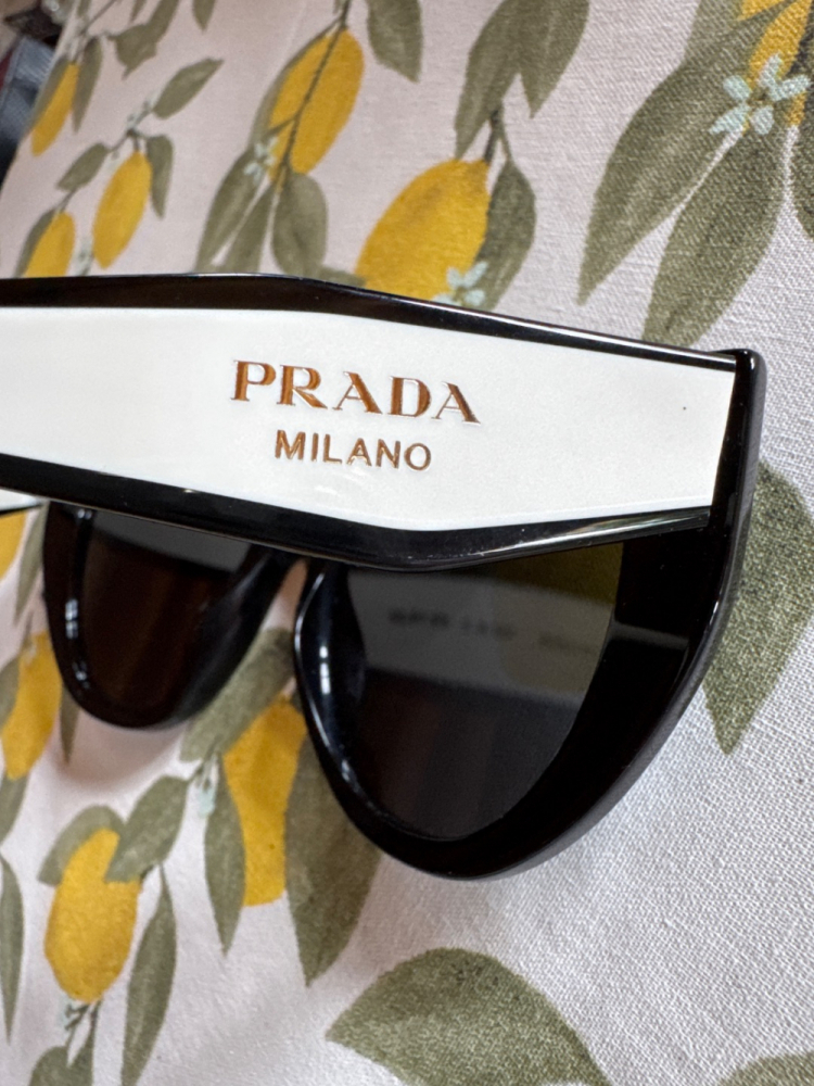 Prada Schwarz und weiß