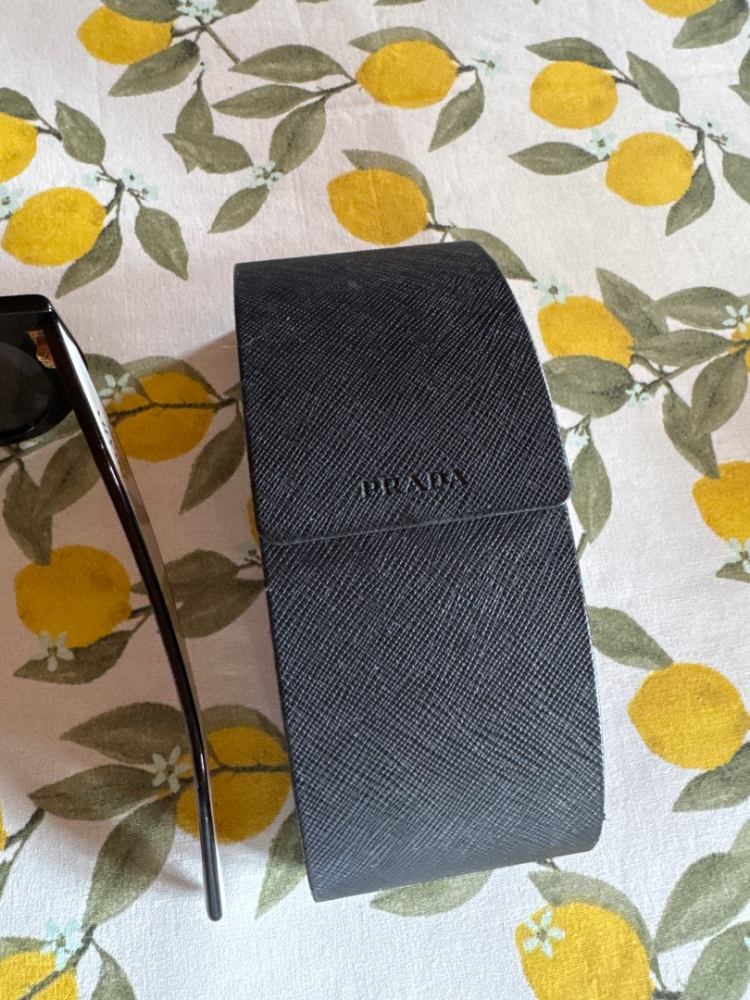 Prada Schwarz und weiß