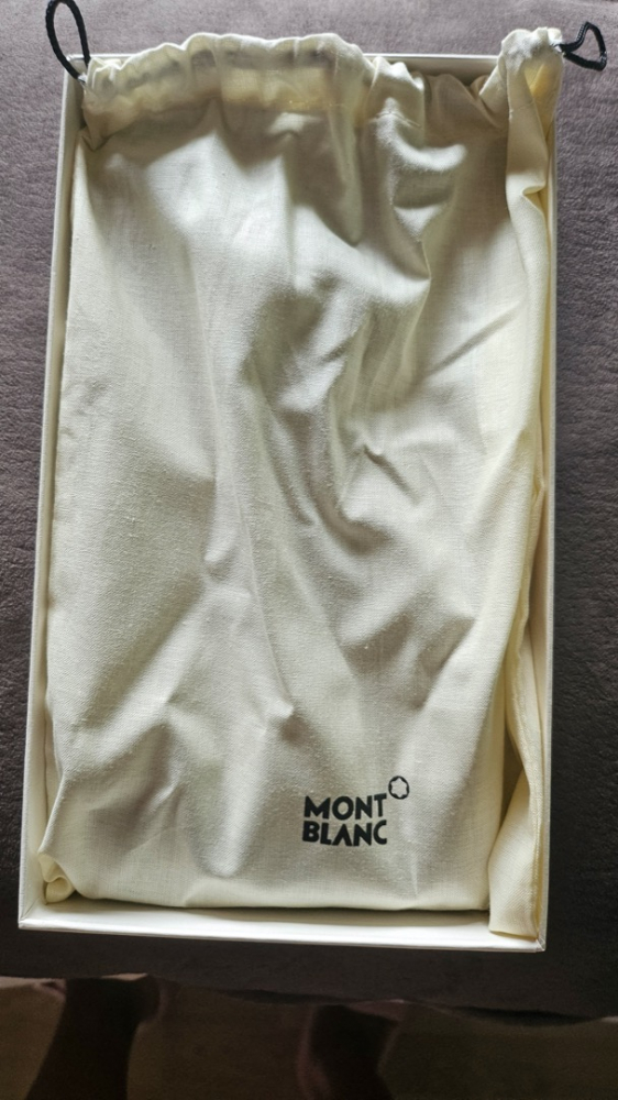 Montblanc 13CC ZIPPED TRAVEL WALLET MEISTERSTÜCK SOFT GRAIN