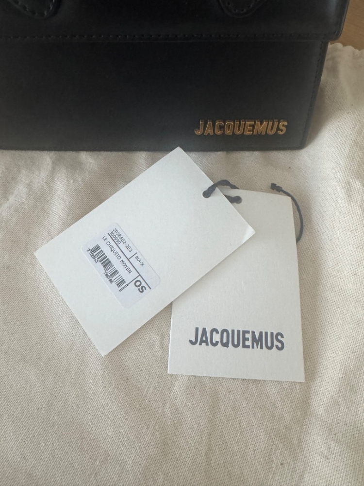 Jacquemus Le Chiquito