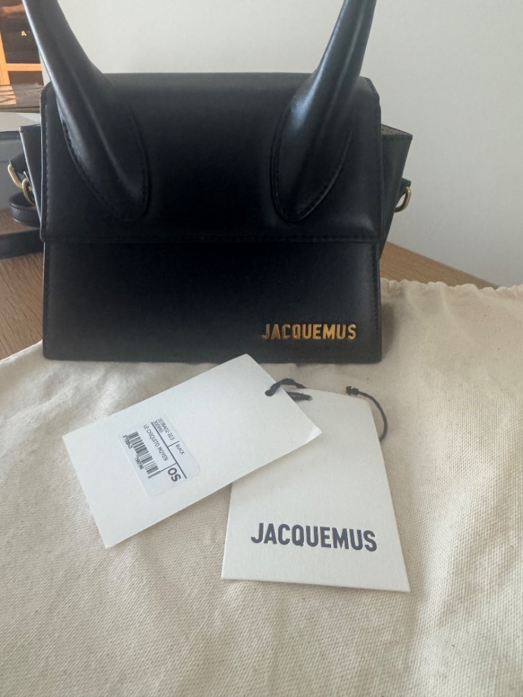 Jacquemus Le Chiquito